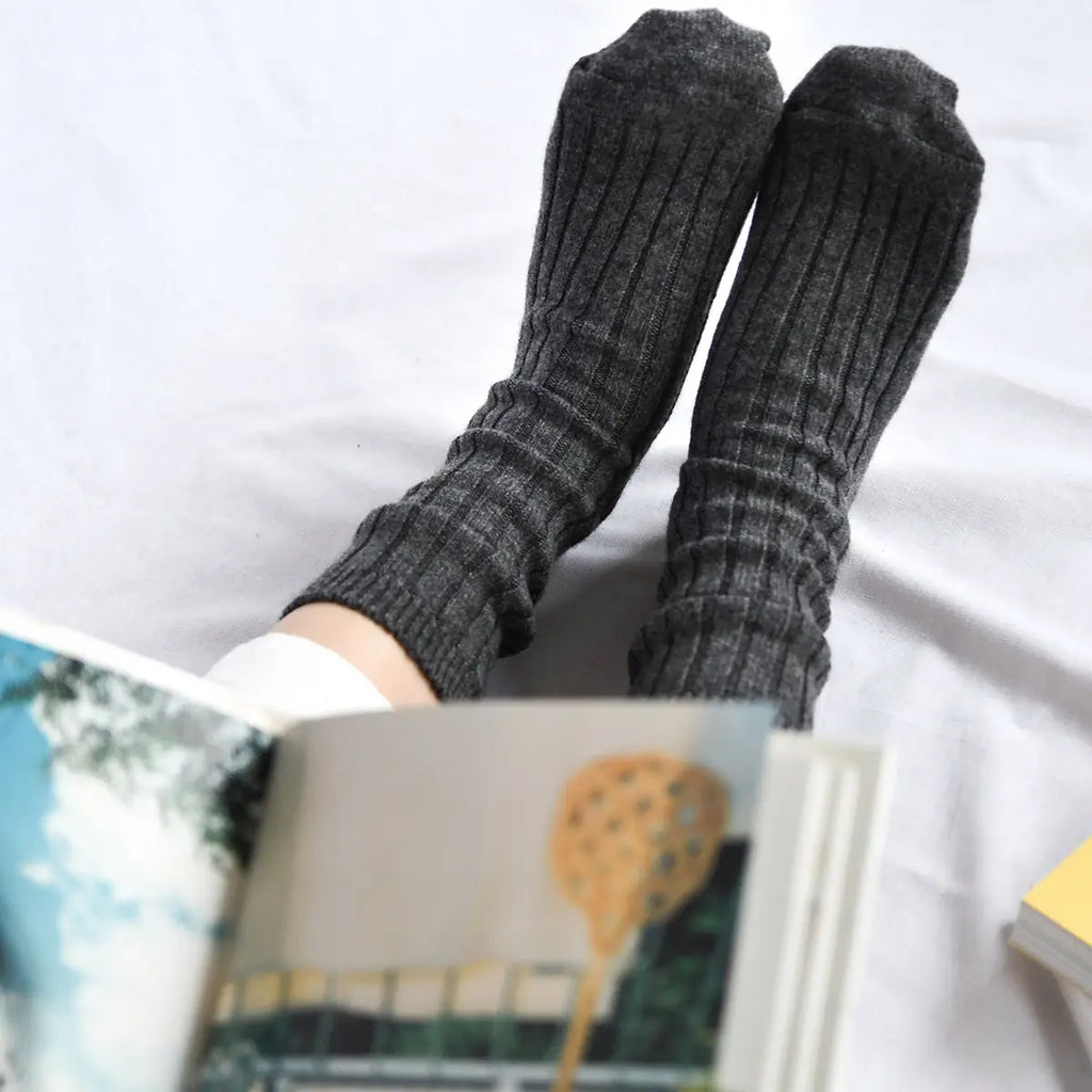 NISHIGUCHI KUTSUSHITA Cashmere Ribbed Socks Cherry Red