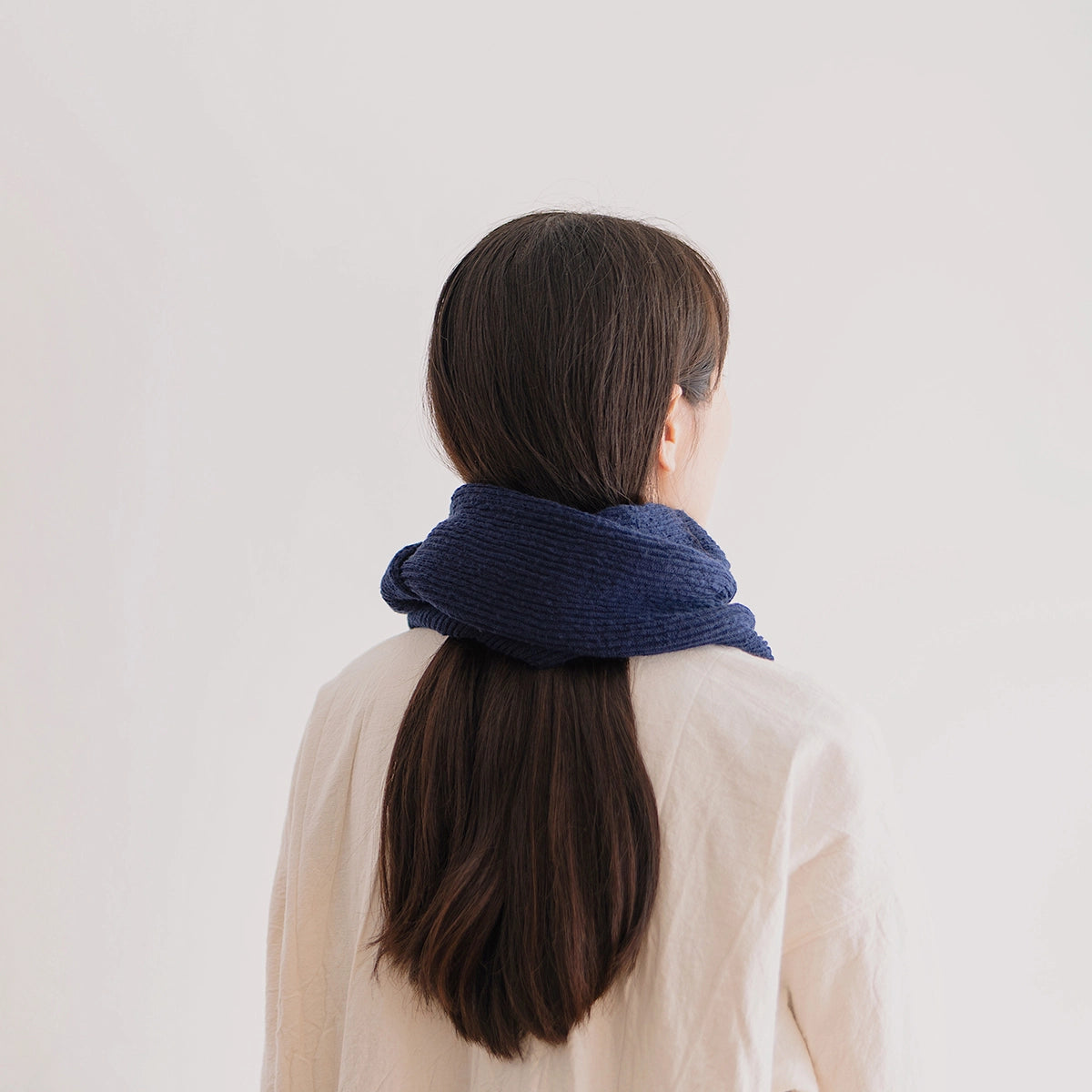 NISHIGUCHI KUTSUSHITA Merino Wool Snood Red