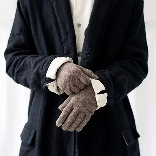 NISHIGUCHI KUTSUSHITA Merino Wool Gloves Red